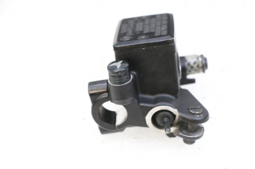 photo de POMPA HAMULCOWA PRZEDNIA YAMAHA MT-07 MT07 ABS 700 (2018 - 2020) - Inny kąt widzenia