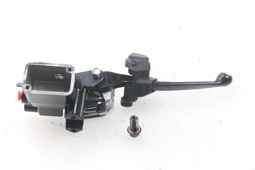 photo de POMPA HAMULCOWA PRZEDNIA MBK MW TRYPTIK 125 (2017 - 2022) - Zbliżenie techniczne