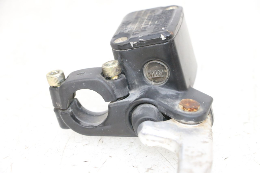 photo de POMPA HAMULCOWA PRZEDNIA YAMAHA NEO'S NEOS 2T 50 (1998 - 2007) - Zbliżenie techniczne