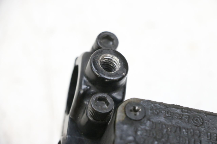 photo de POMPA HAMULCOWA PRZEDNIA YAMAHA NEOS NEO'S 4T 50 (2008 - 2016) - Inny kąt widzenia