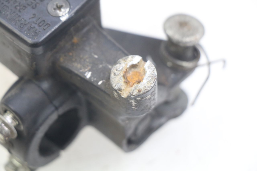 photo de POMPA HAMULCOWA PRZEDNIA HONDA NHX LEAD 110 (2008 - 2010) - Zbliżenie techniczne