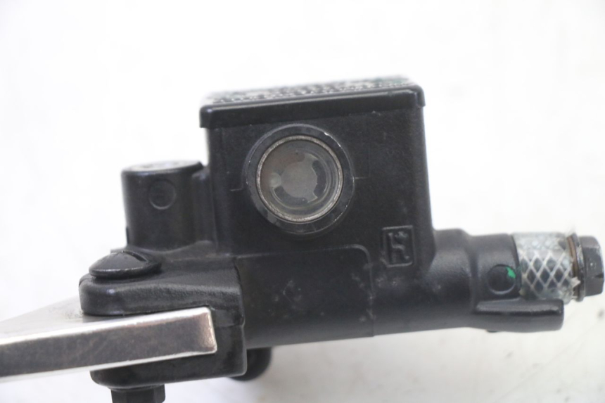 photo de POMPA HAMULCOWA PRZEDNIA PIAGGIO NRG POWER PUREJET 50 (2018 - 2021) - Punkty mocowania