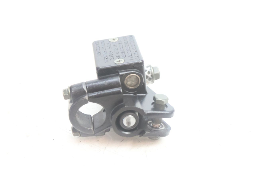 photo de PRZEDNI CYLINDER GŁÓWNY JM MOTORS OLDIES 4T 50 (2020 - 2026) - Inny kąt widzenia