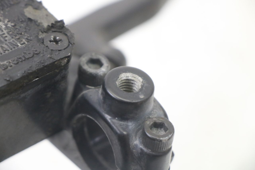 photo de POMPA HAMULCOWA PRZEDNIA MBK OVETTO 4T 50 (2008 - 2016) - Inny kąt widzenia