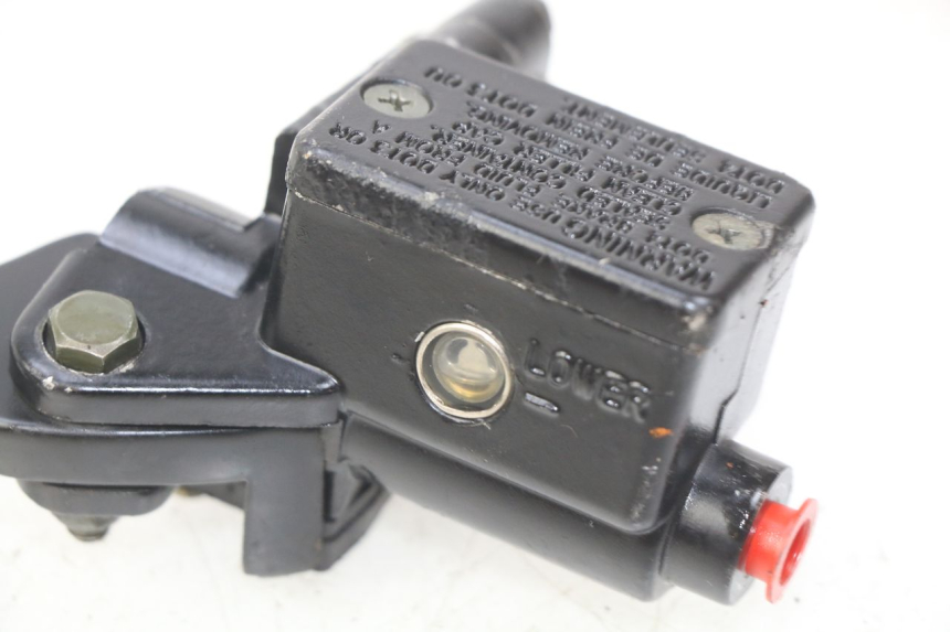 photo de POMPA HAMULCOWA PRZEDNIA IMF INDUSTRIE PACH 2T 50 (2009 - 2018) - Zbliżenie techniczne