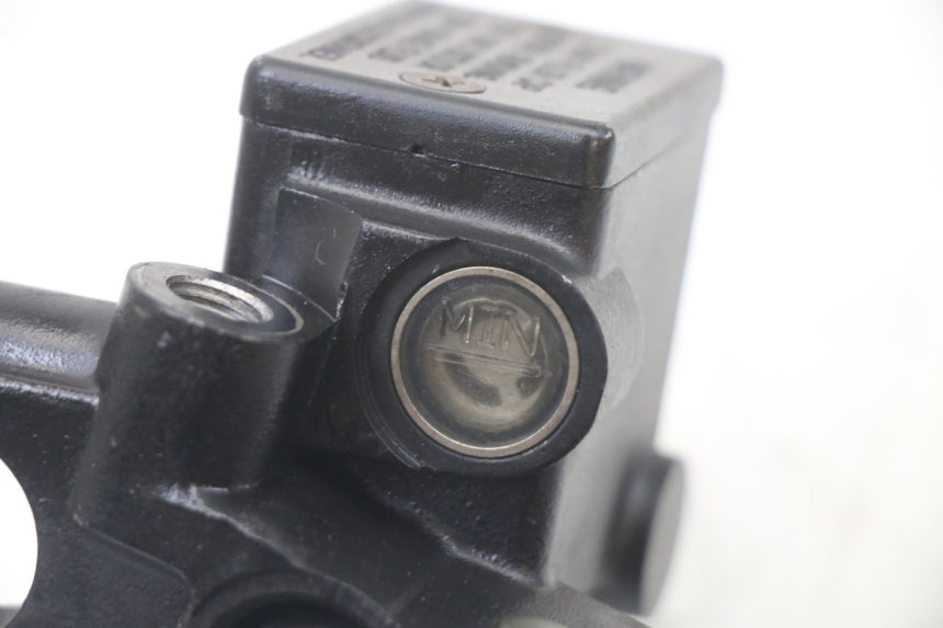 photo de POMPA HAMULCOWA PRZEDNIA PEUGEOT CITYSTAR 125 (2011 - 2017) - Punkty mocowania