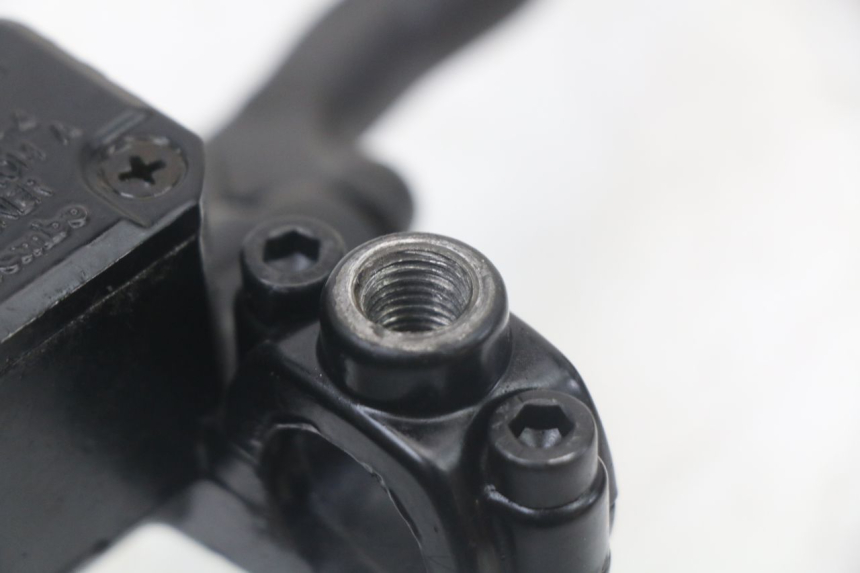 photo de POMPA HAMULCOWA PRZEDNIA PIAGGIO BEVERLY 125 (1998 - 2005) - Zoom stanu zużycia