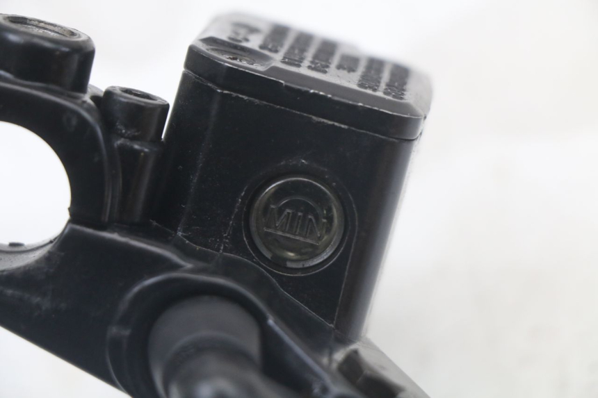 photo de POMPA HAMULCOWA PRZEDNIA PIAGGIO BEVERLY 125 (1998 - 2005) - Widok ogólny