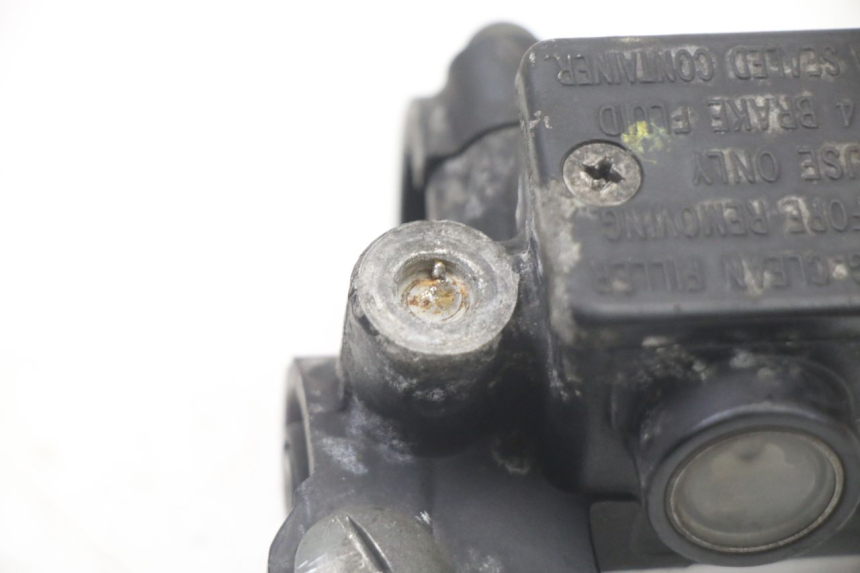 photo de POMPA HAMULCOWA PRZEDNIA PIAGGIO VESPA LX 2T 50 (2005 - 2013) - Zoom stanu zużycia