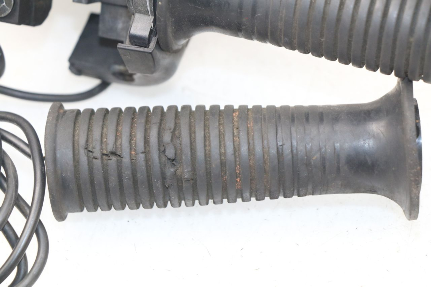 photo de POMPA HAMULCOWA PRZEDNIA BMW R GS 1150 (1999 - 2004) - Inny kąt widzenia