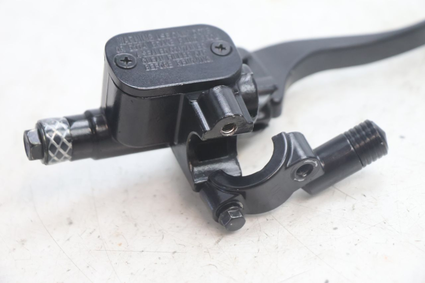 photo de PRZEDNI CYLINDER GŁÓWNY JM MOTORS R-MAX TECH 50 (2024 - 2026) - Inny kąt widzenia