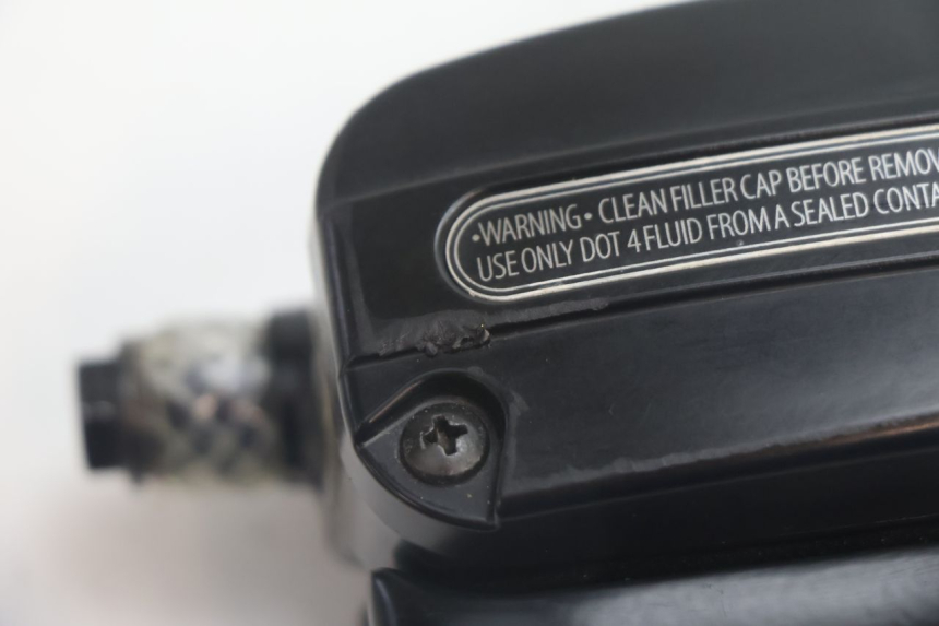photo de PRZEDNI CYLINDER GŁÓWNY HARLEY DAVIDSON ROAD GLIDE FLTRXSE 1920 (2018 - 2022) - Zoom stanu zużycia