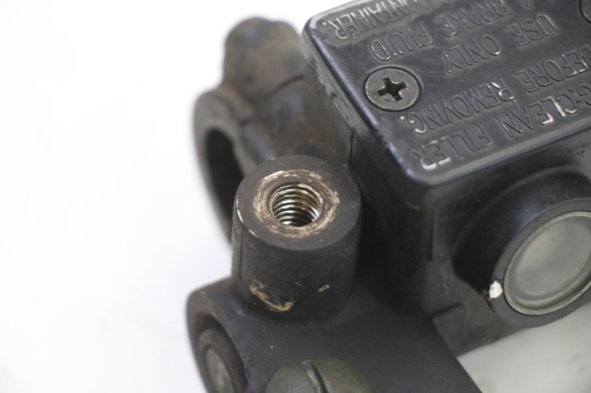 photo de POMPA HAMULCOWA PRZEDNIA GILERA RUNNER SL 50 (2006 - 2009) - Inny kąt widzenia