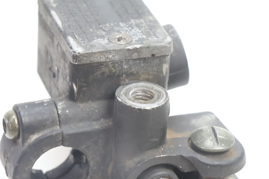 photo de PRZEDNI CYLINDER GŁÓWNY GILERA RUNNER SP 50 (2002 - 2004) - Inny kąt widzenia