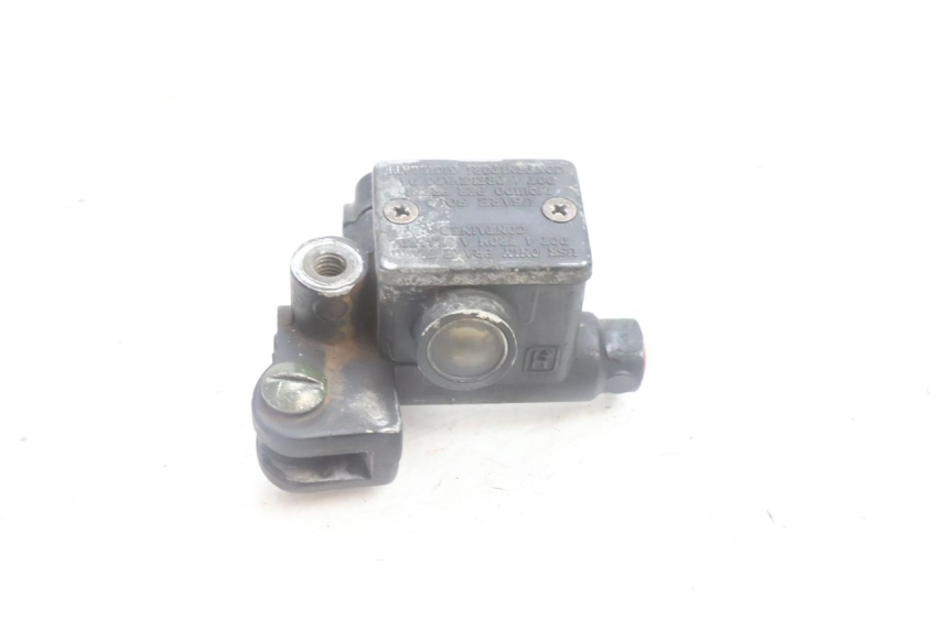 photo de PRZEDNI CYLINDER GŁÓWNY GILERA RUNNER SP 50 (2002 - 2004) - Zbliżenie techniczne