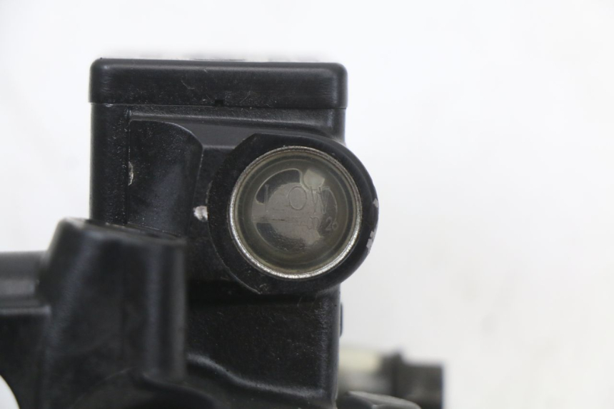 photo de POMPA HAMULCOWA PRZEDNIA PEUGEOT SATELIS 125 (2010 - 2012) - Zbliżenie techniczne