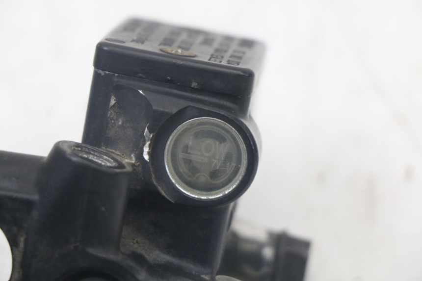 photo de POMPA HAMULCOWA PRZEDNIA PEUGEOT SATELIS 125 (2006 - 2009) - Punkty mocowania