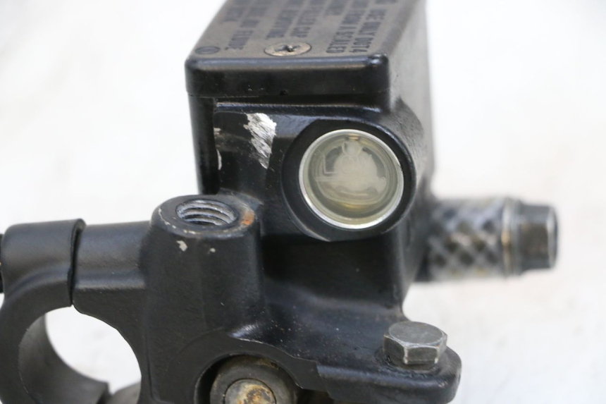 photo de POMPA HAMULCOWA PRZEDNIA PEUGEOT SATELIS 125 (2013 - 2018) - Zoom stanu zużycia