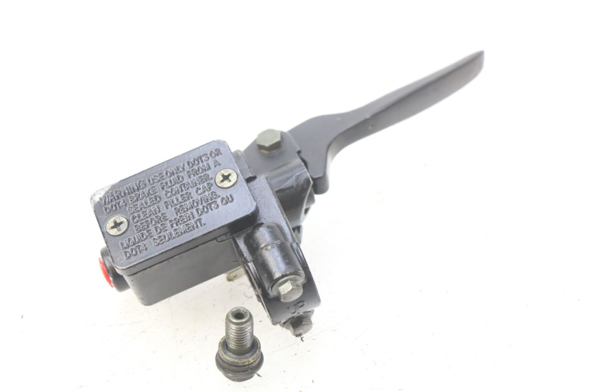 photo de POMPA HAMULCOWA PRZEDNIA JM MOTORS SC 4T 50 (2012 - 2017) - Zbliżenie techniczne