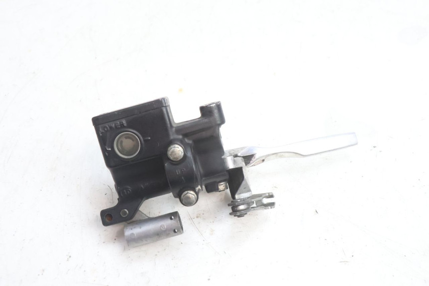 photo de PRZEDNI CYLINDER GŁÓWNY HONDA SH 125 (2001 - 2003) - Szczegół części