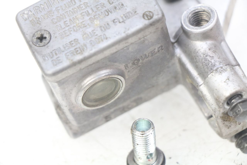 photo de POMPA HAMULCOWA PRZEDNIA SUZUKI SIXTEEN 125 (2008 - 2010) - Inny kąt widzenia