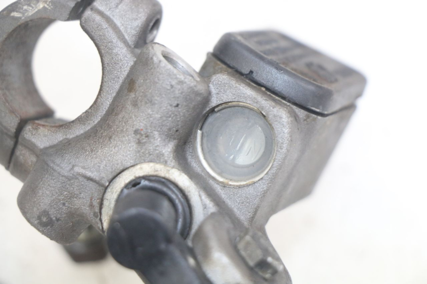 photo de POMPA HAMULCOWA PRZEDNIA PEUGEOT SPEEDFIGHT LC 50 (1996 - 2002) - Szczegół części