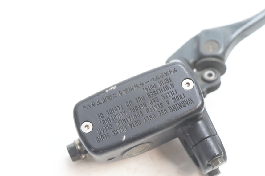 photo de PRZEDNI CYLINDER GŁÓWNY HONDA ST PAN EUROPEAN 1100 (1990 - 2002) - Szczegół części
