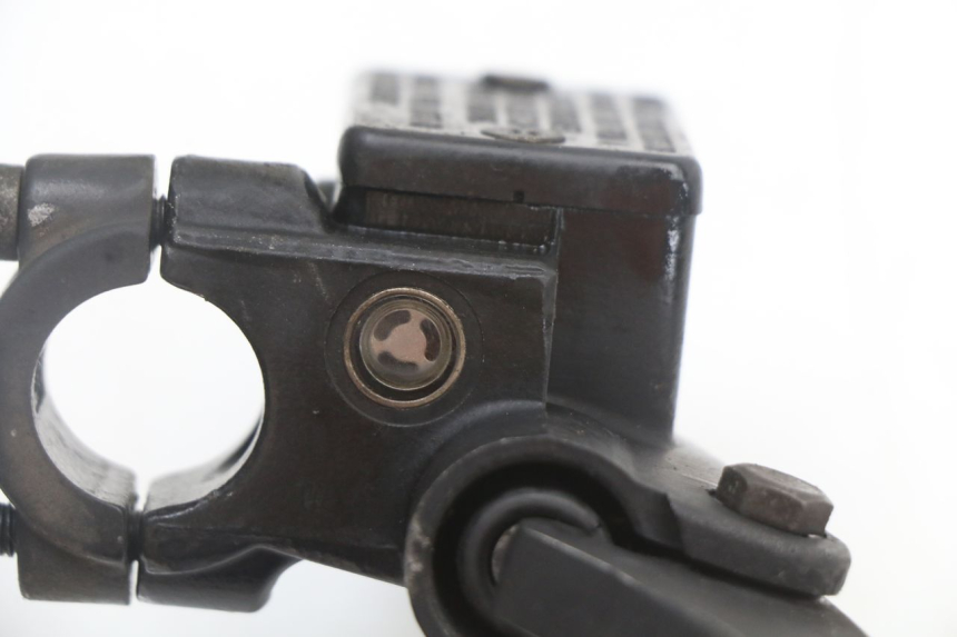 photo de POMPA HAMULCOWA PRZEDNIA PEUGEOT STREETZONE 2T 50 (2014 - 2019) - Zbliżenie techniczne