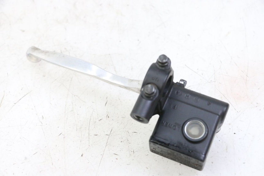 photo de POMPA HAMULCOWA PRZEDNIA SUZUKI BURGMAN 125 (2007 - 2014) - Inny kąt widzenia