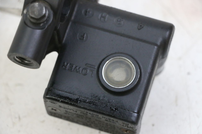 photo de POMPA HAMULCOWA PRZEDNIA SUZUKI BURGMAN 125 (2007 - 2014) - Zbliżenie techniczne