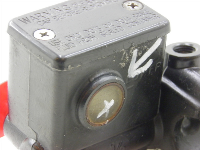 photo de POMPA HAMULCOWA PRZEDNIA SYM GTS 125 (2005 - 2008) - Punkty mocowania