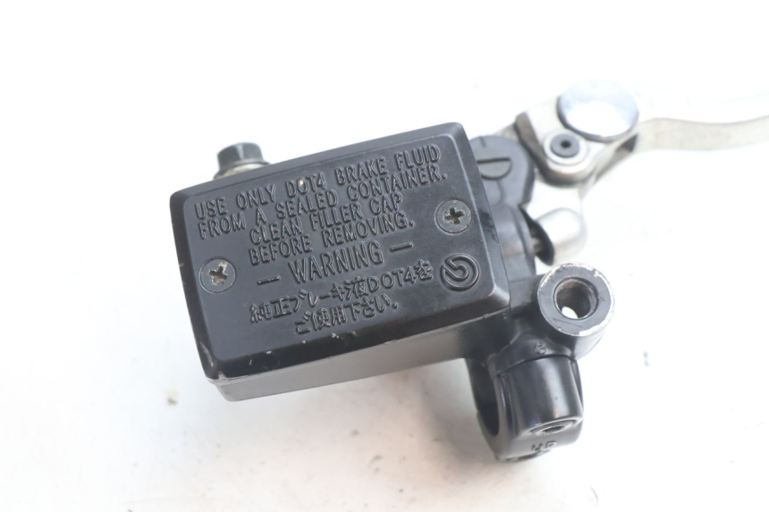 photo de POMPA HAMULCOWA PRZEDNIA YAMAHA TDM ABS 900 (2002 - 2014) - Zbliżenie techniczne
