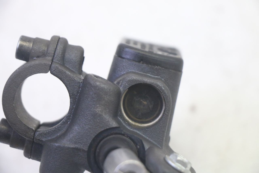 photo de POMPA HAMULCOWA PRZEDNIA YAMAHA TZR 50 (2008 - 2016) - Zbliżenie techniczne