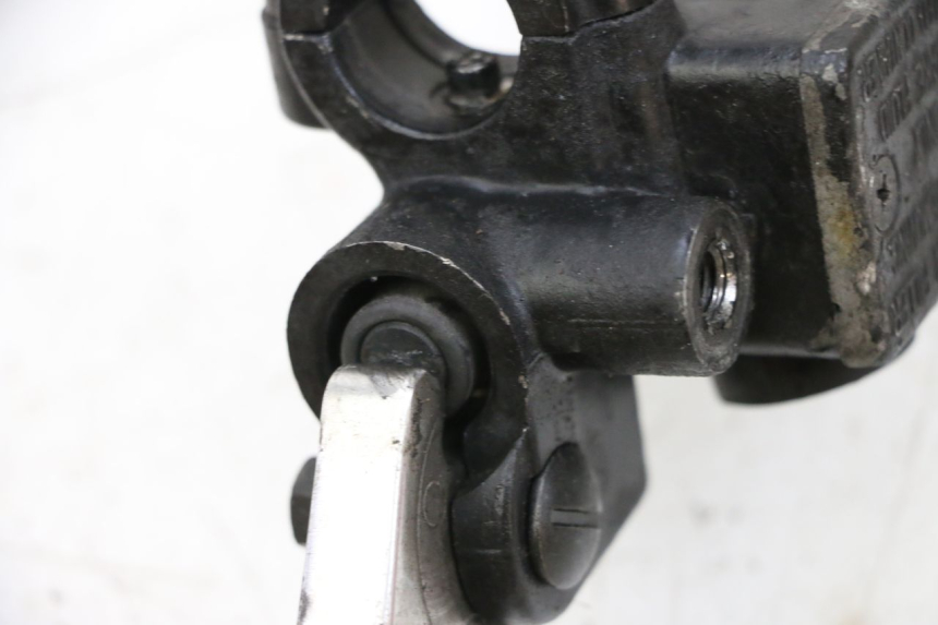 photo de POMPA HAMULCOWA PRZEDNIA PIAGGIO VESPA GTS SUPER IE 125 (2009 - 2016) - Inny kąt widzenia