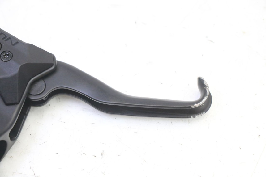 photo de POMPA HAMULCOWA PRZEDNIA DUALTRON VICTOR LIMITED 1 - Inny kąt widzenia