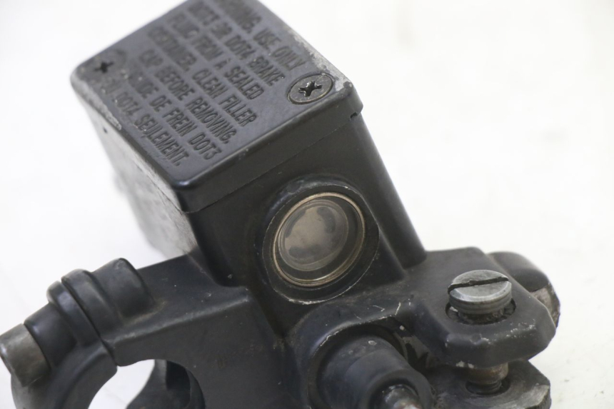 photo de POMPA HAMULCOWA PRZEDNIA PEUGEOT VIVACITY NEW 4T 50 (2008 - 2017) - Zbliżenie techniczne