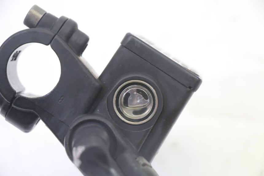 photo de POMPA HAMULCOWA PRZEDNIA PEUGEOT VIVACITY NEW 4T 50 (2008 - 2017) - Zbliżenie techniczne