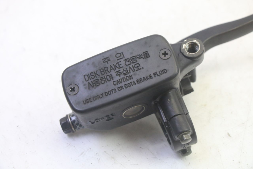 photo de POMPA HAMULCOWA PRZEDNIA DAELIM VJ ROADWIN FI 125 (2008 - 2017) - Szczegół części