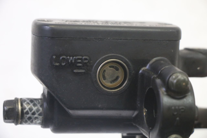 photo de POMPA HAMULCOWA PRZEDNIA DAELIM VJ ROADWIN FI 125 (2008 - 2017) - Inny kąt widzenia