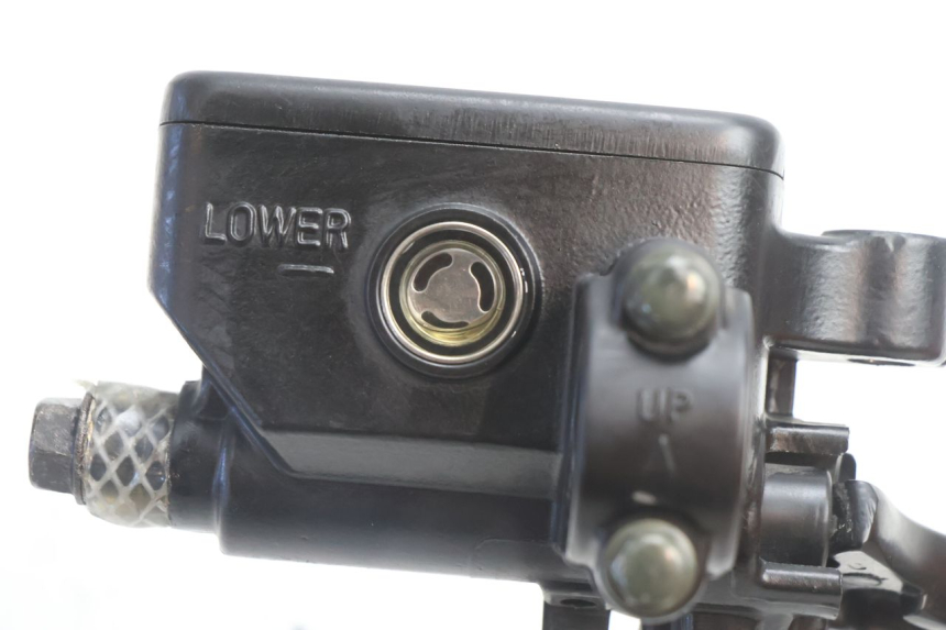 photo de PRZEDNI CYLINDER GŁÓWNY DAELIM VJ ROADWIN 125 (2004 - 2007) - Zbliżenie techniczne