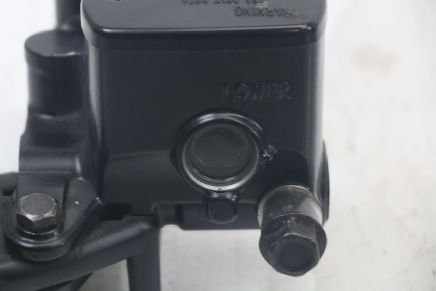 photo de POMPA HAMULCOWA PRZEDNIA YAMAHA XMAX X-MAX ABS 125 (2017 - 2020) - Widok ogólny