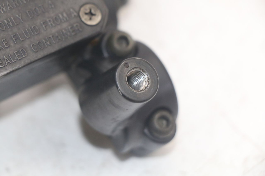 photo de POMPA HAMULCOWA PRZEDNIA YAMAHA XMAX X-MAX 125 (2006 - 2009) - Zoom stanu zużycia