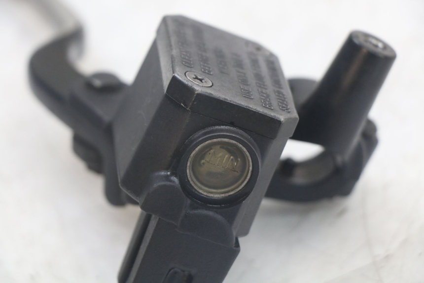 photo de POMPA HAMULCOWA PRZEDNIA YAMAHA XMAX X-MAX 125 (2006 - 2009) - Punkty mocowania