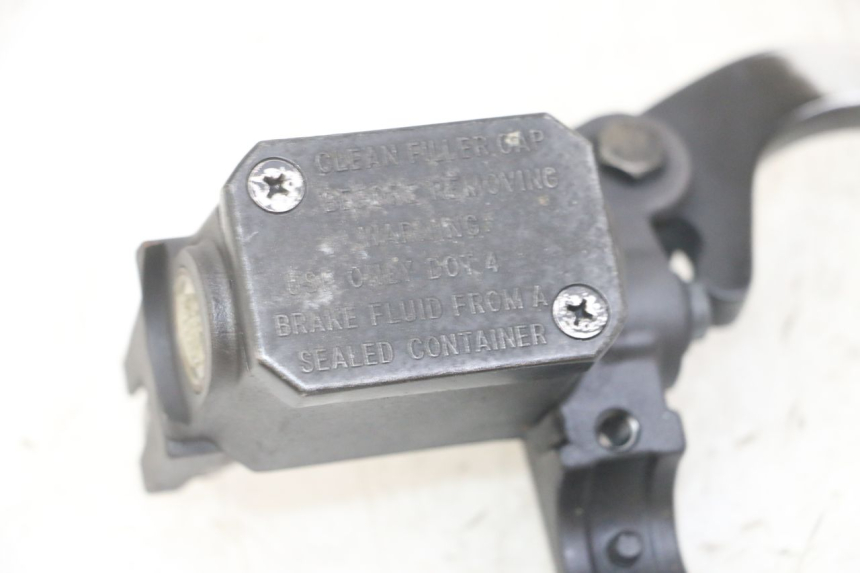 photo de POMPA HAMULCOWA PRZEDNIA YAMAHA X-MAX XMAX 125 (2010 - 2013) - Zbliżenie techniczne