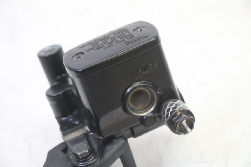 photo de POMPA HAMULCOWA PRZEDNIA YAMAHA XMAX X-MAX 125 (2021 - 2025) - Punkty mocowania