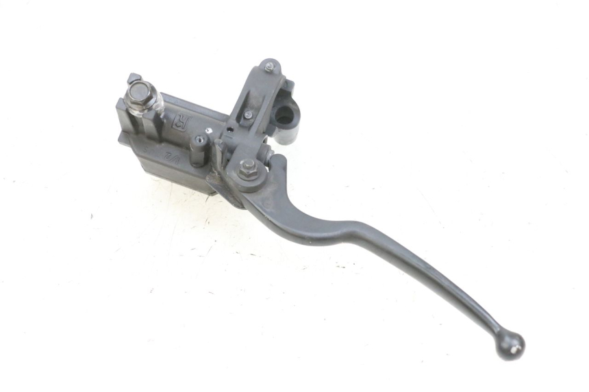 photo de POMPA HAMULCOWA PRZEDNIA YAMAHA X-MAX XMAX 125 (2010 - 2013) - Zbliżenie techniczne