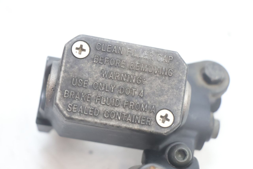 photo de POMPA HAMULCOWA PRZEDNIA YAMAHA XMAX X-MAX 125 (2006 - 2009) - Szczegół części