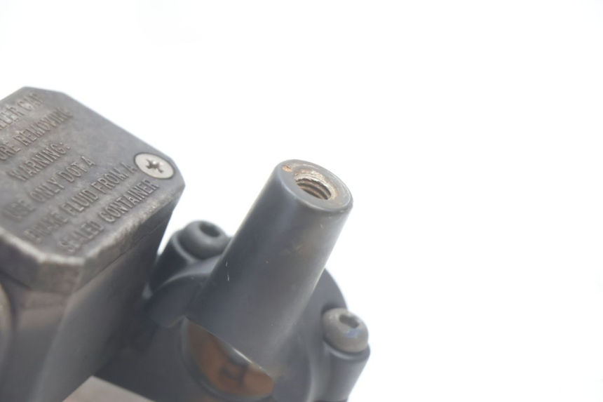 photo de POMPA HAMULCOWA PRZEDNIA YAMAHA XMAX X-MAX 125 (2006 - 2009) - Zbliżenie techniczne