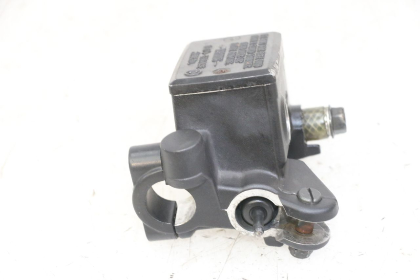 photo de POMPA HAMULCOWA PRZEDNIA YAMAHA XJ6 ABS 600 (2008 - 2016) - Inny kąt widzenia