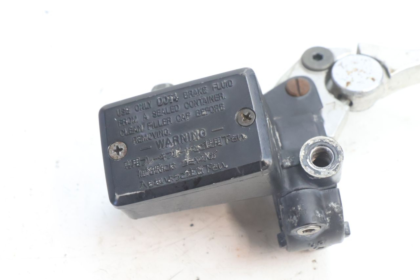 photo de PRZEDNI CYLINDER GŁÓWNY YAMAHA XJR 1300 (1998 - 2002) - Szczegół części